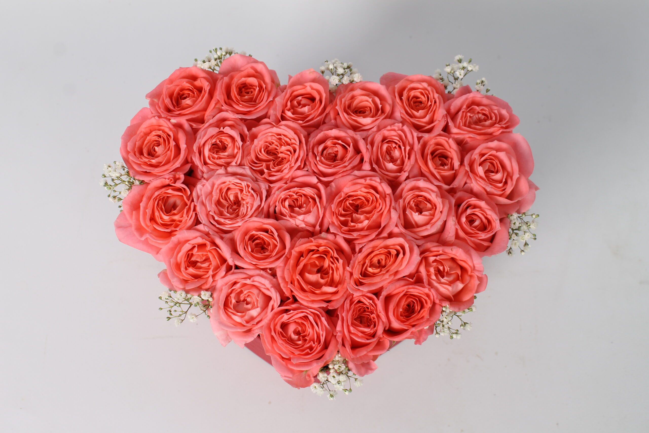 Bloemhart van zachtroze rozen. Een liefdevol cadeau - Afbeelding 3